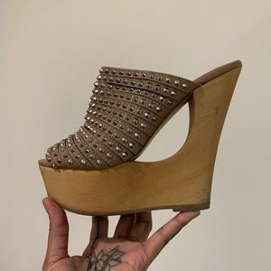 Steve Madden Studded Platform Wedges W6